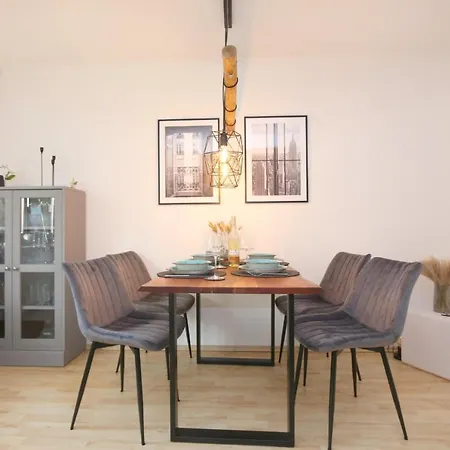 Schoenes Zwei-zimmer-apartment In Der Bremer *