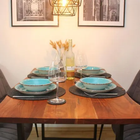 Апартаменти Schoenes Zwei-zimmer-apartment In Der Bremer