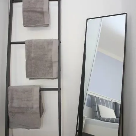 Апартаменти Schoenes Zwei-zimmer-apartment In Der Bremer *